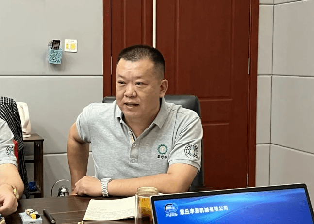 大家一起對行業(yè)案例進(jìn)行分析，討論行業(yè)開發(fā)的策略，旨在深入了解客戶需求后，給不同行業(yè)客戶提供專業(yè)解決方案，與客戶一起成長。